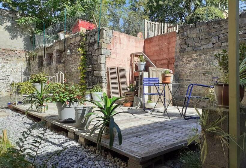 بنسيون L Eglantine