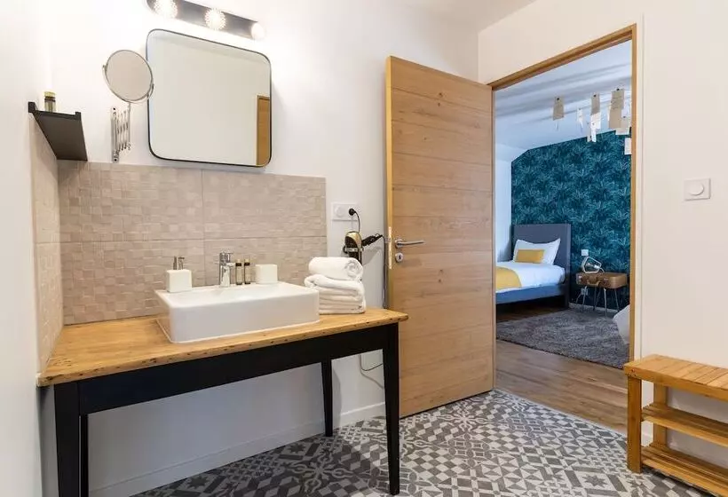 ベッドアンドブレックファースト Au Logis De Bellefois   Chambres D Hôtes