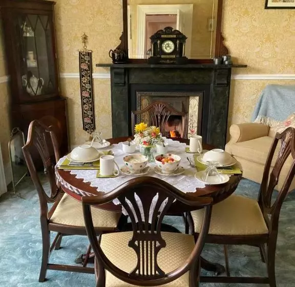 Aamiaismajoitus (B&B) Ballyginniff Farm House