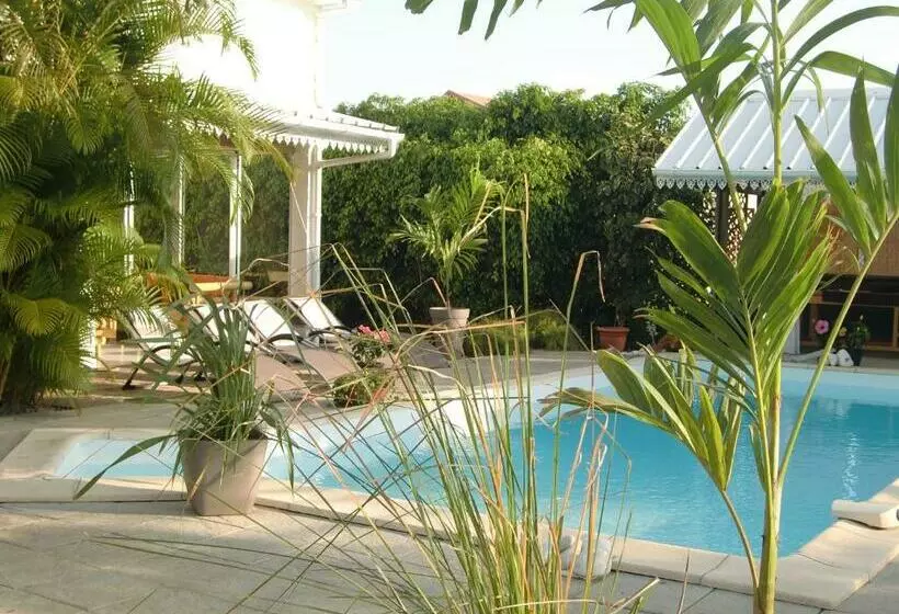 تختخواب و صبحانه Villa Ambralini
