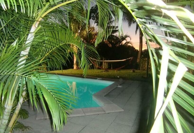 تختخواب و صبحانه Villa Ambralini