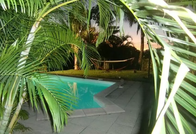 تختخواب و صبحانه Villa Ambralini