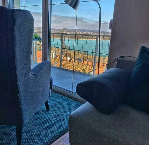 تختخواب و صبحانه Villa Borostyán