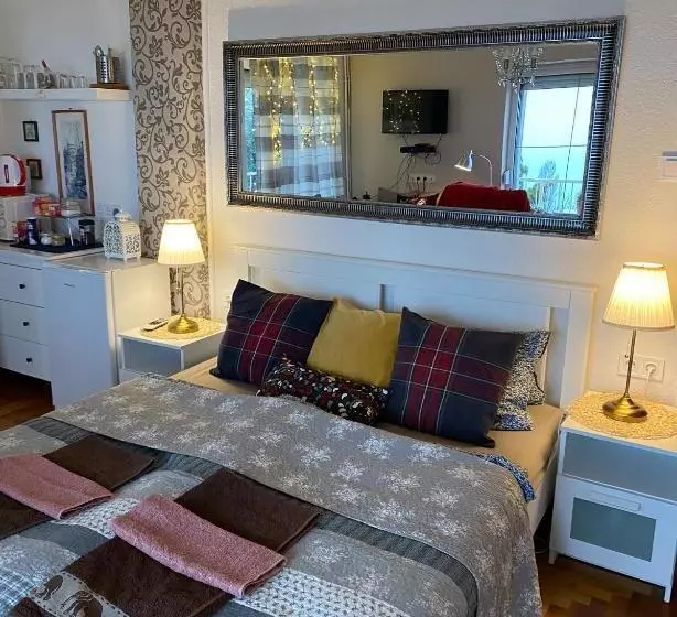 تختخواب و صبحانه Villa Borostyán