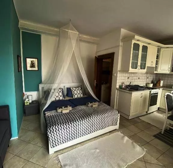 تختخواب و صبحانه Villa Borostyán