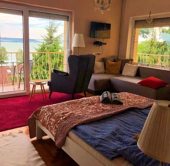 تختخواب و صبحانه Villa Borostyán