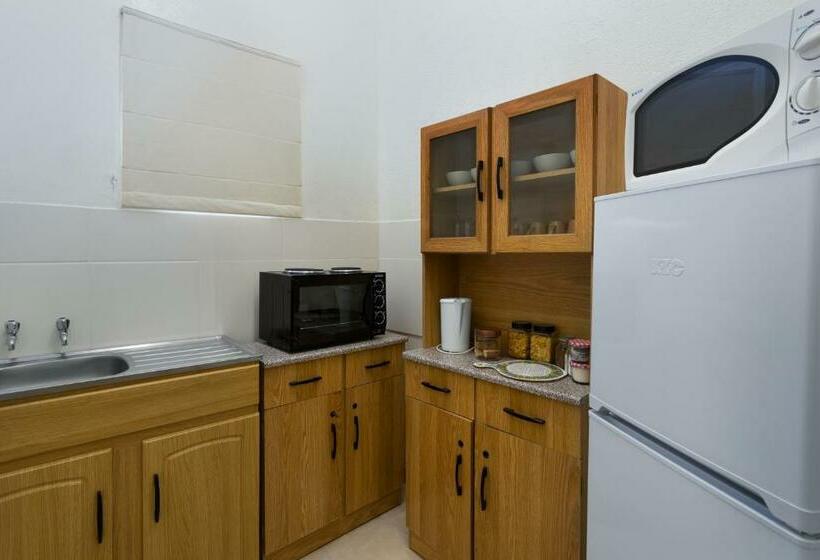 بنسيون La La Dathel Guesthouse