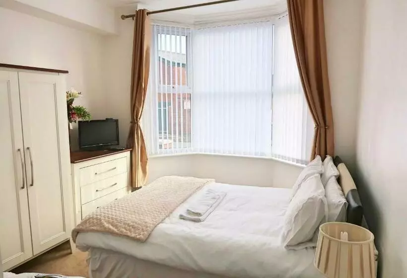 Majatalo Whitburn Guest House About 7 Mins Walk To The City Free Internet Tv