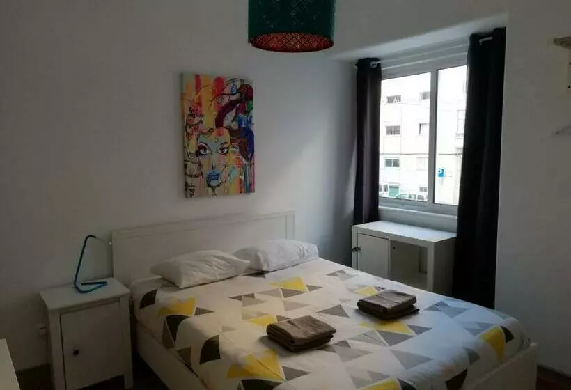 هاستل Bed&shower Moscavide  Self Check In