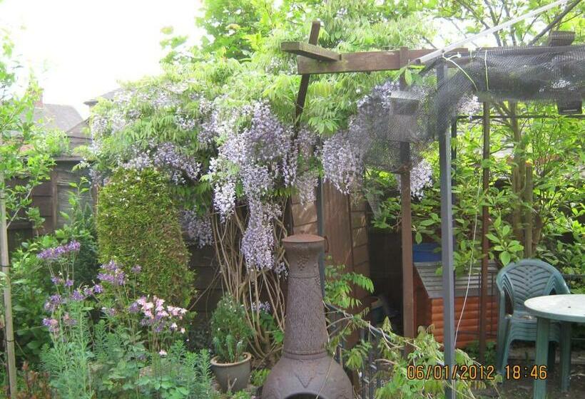 مبيت وإفطار 24 Fairfield Road