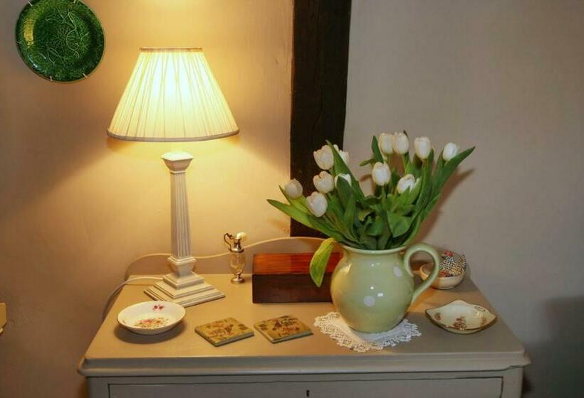 住宿加早餐  Brook Farmhouse