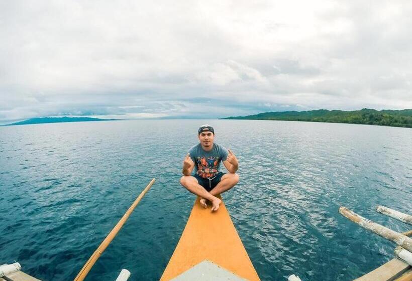 Bed & Breakfast Cawit Resort And Cafe