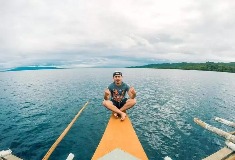 Aamiaismajoitus (B&B) Cawit Resort And Cafe