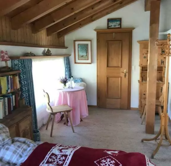 Aamiaismajoitus (B&B) Studio In Klosters