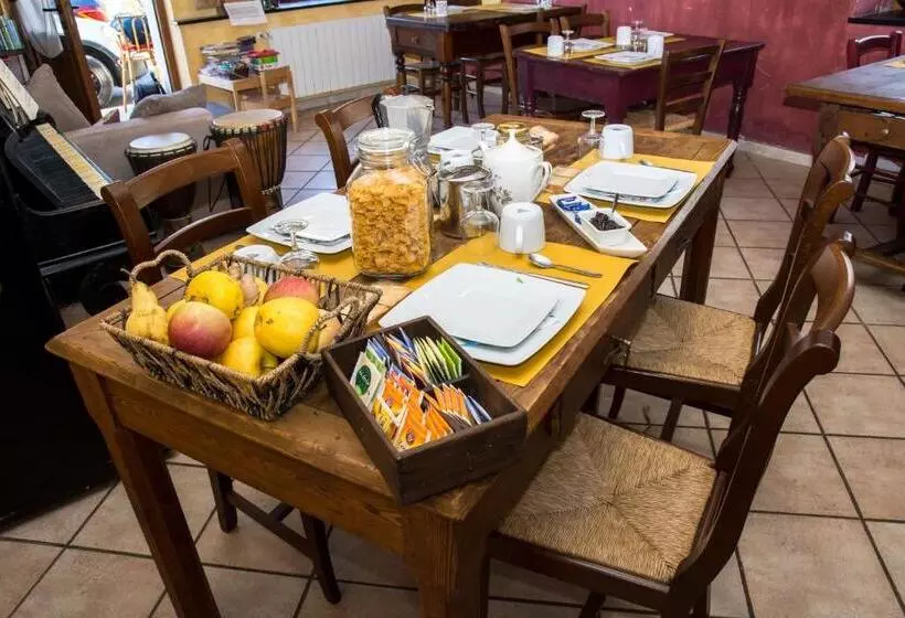 Hotelli Agriturismo A Cà Vegia