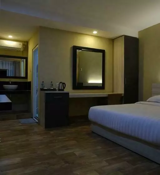 Hotel Wisma Lovebird