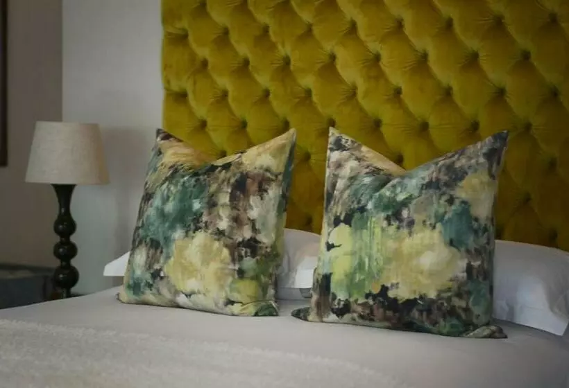 Majatalo Dancing River Guesthouse