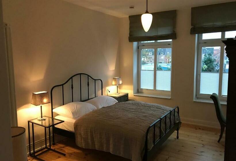 פנסיון Villa Friedenstraße 11