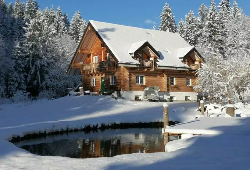 Aamiaismajoitus (B&B) Chalet Le Dorf