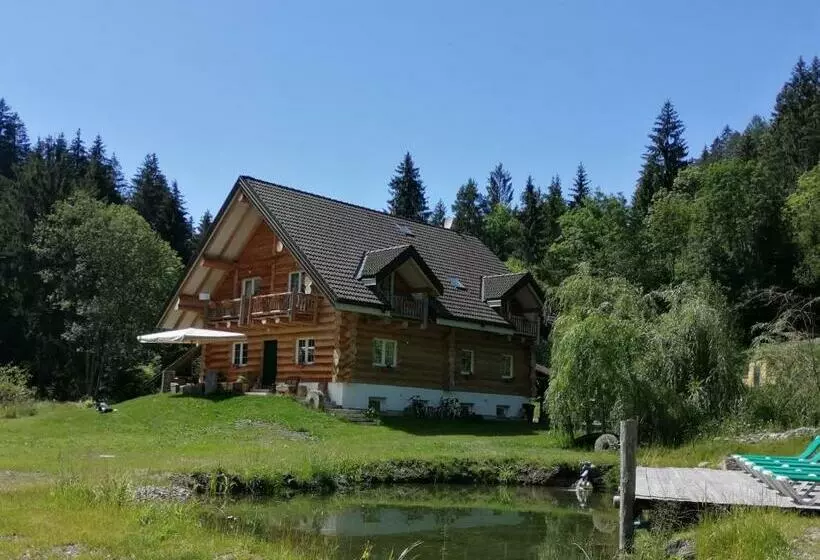 Aamiaismajoitus (B&B) Chalet Le Dorf
