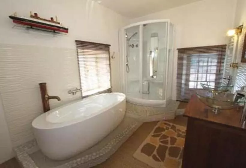 Aamiaismajoitus (B&B) Chateau De Vaugrignon   Beer Spa