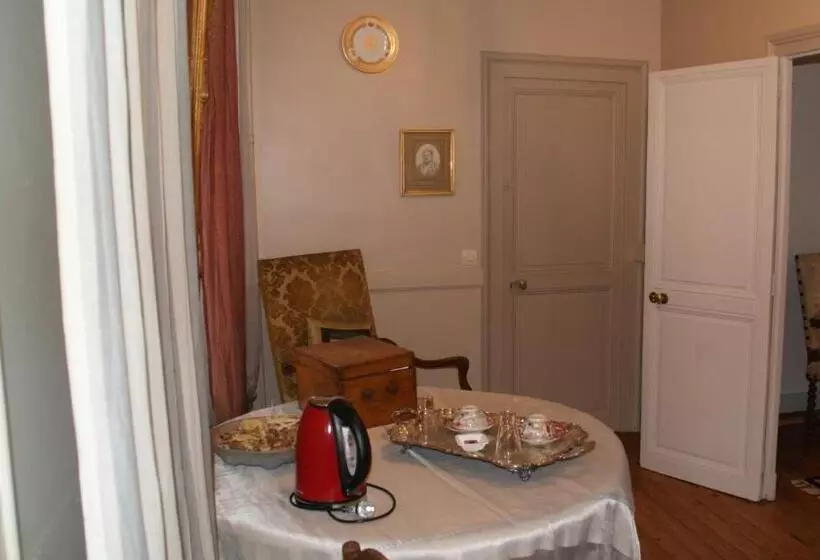 Aamiaismajoitus (B&B) Chateau De Vaugrignon   Beer Spa