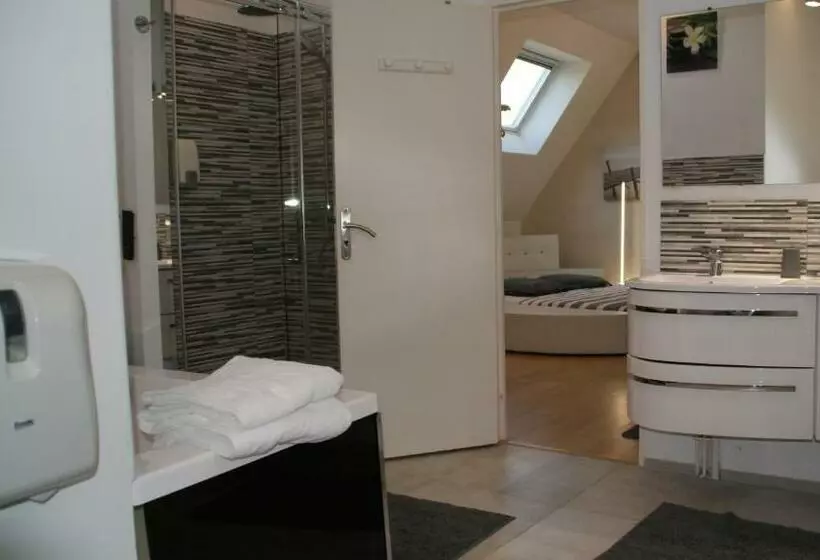 Aamiaismajoitus (B&B) Chateau De Vaugrignon   Beer Spa