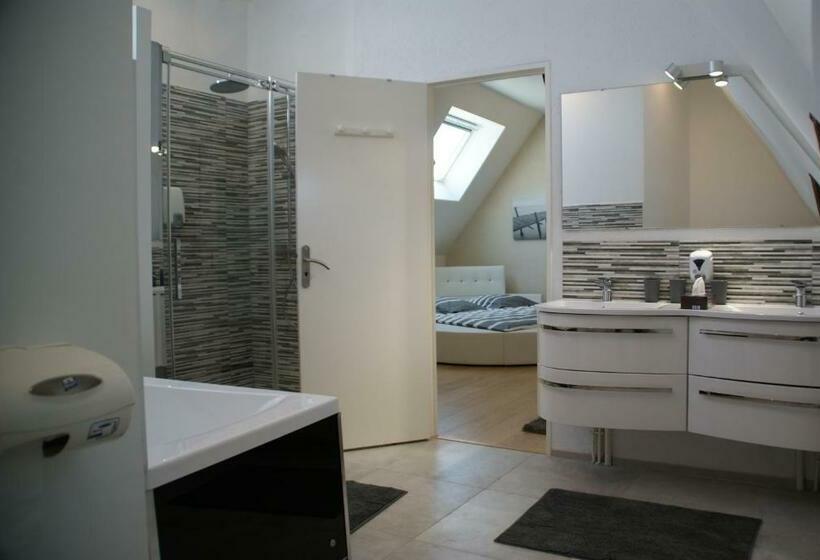 مبيت وإفطار Chateau De Vaugrignon   Beer Spa