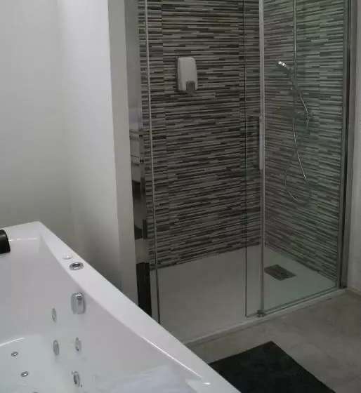 Aamiaismajoitus (B&B) Chateau De Vaugrignon   Beer Spa