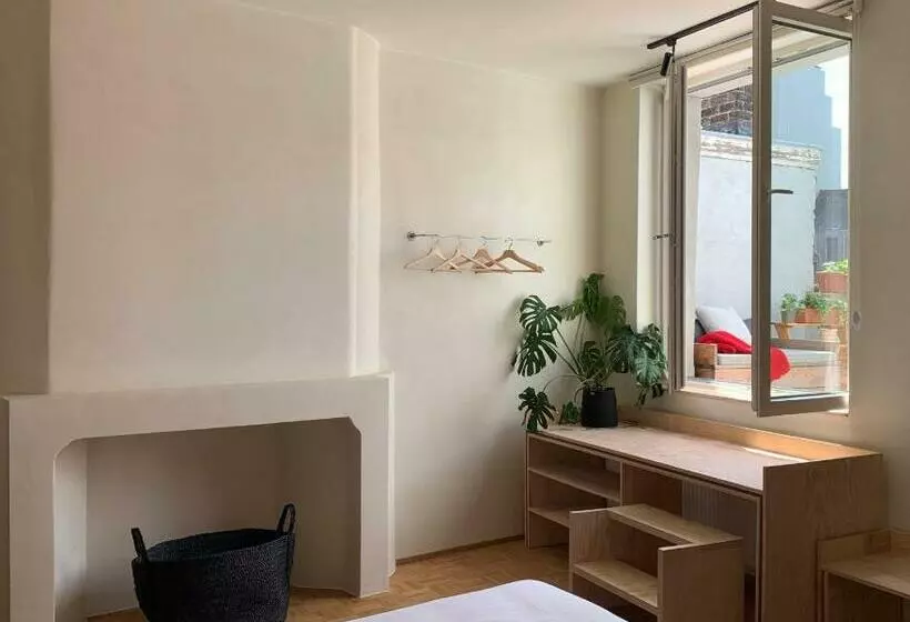 تختخواب و صبحانه Violet Suites