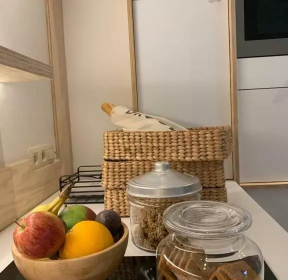 تختخواب و صبحانه Violet Suites