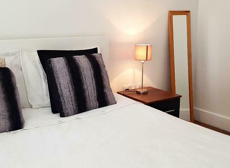 Cityscape Apartment In Birmingham With Self Checkin