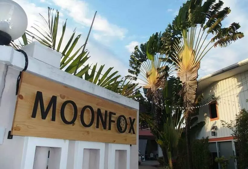 ホテル Moon Fox Caféinn Art & Gallery