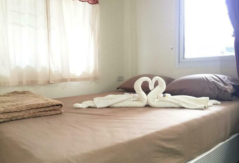 Hotelli Moon Fox Caféinn Art & Gallery