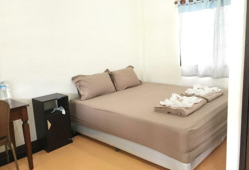 Hotelli Moon Fox Caféinn Art & Gallery