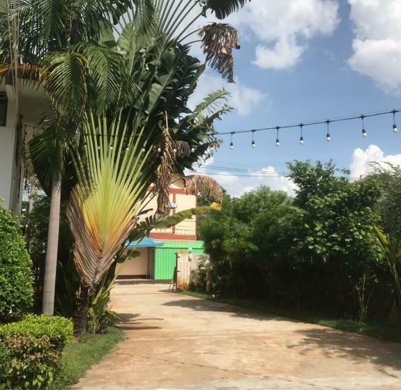 Hotelli Moon Fox Caféinn Art & Gallery