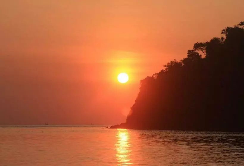 ホテル Coconut Beach Bungalows & Warung 2