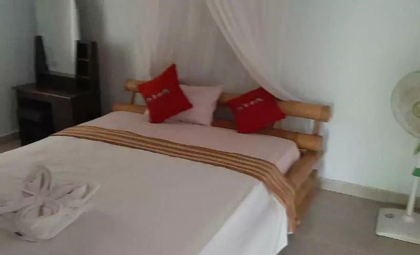 ホテル Coconut Beach Bungalows & Warung 2