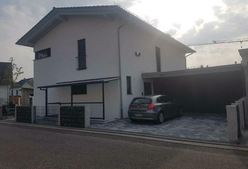 פנסיון Fewo Bei Alex