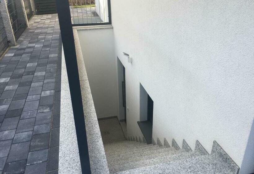 פנסיון Fewo Bei Alex