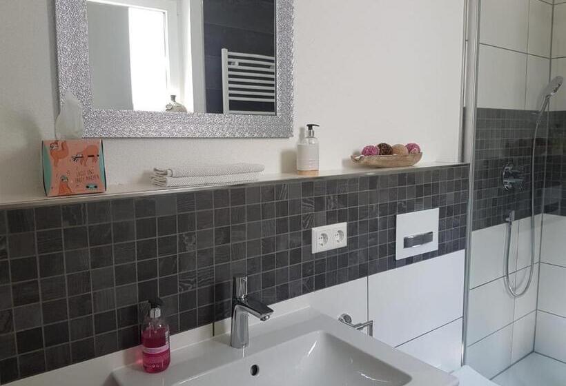 פנסיון Fewo Bei Alex