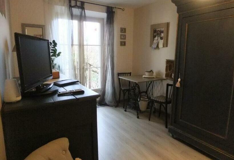 پانسیون La Thibaudiere Glycine