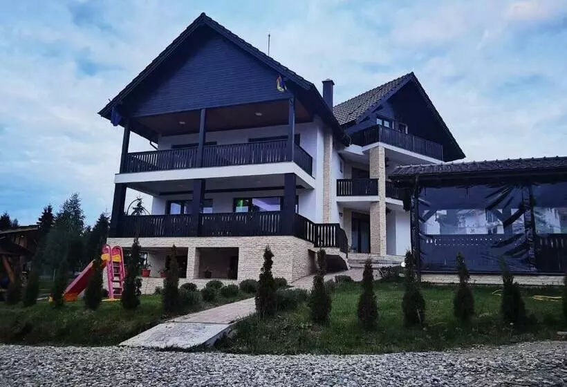 Majatalo Aqualina Colibita   Pe Malul Lacului