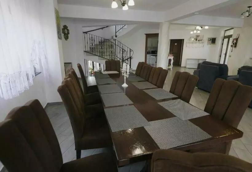 Majatalo Aqualina Colibita   Pe Malul Lacului