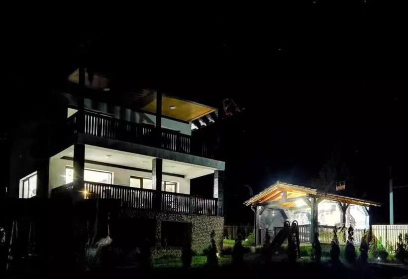 Majatalo Aqualina Colibita   Pe Malul Lacului