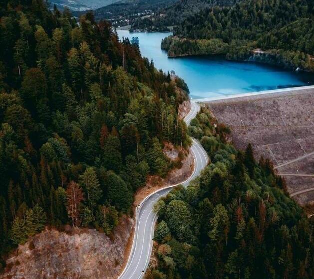 پانسیون Aqualina Colibita Pe Malul Lacului