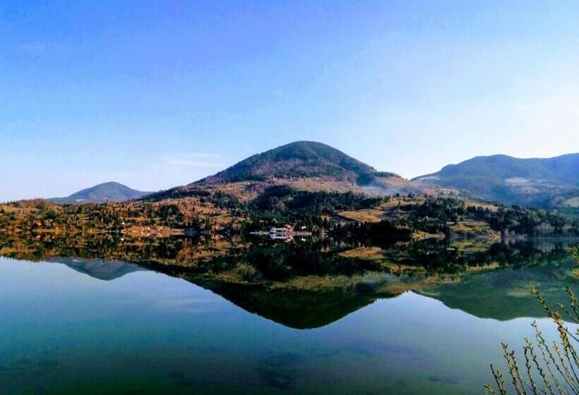 پانسیون Aqualina Colibita Pe Malul Lacului