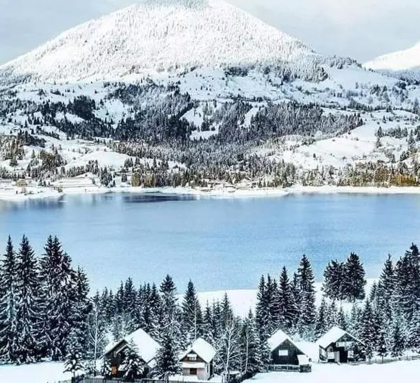 Majatalo Aqualina Colibita   Pe Malul Lacului