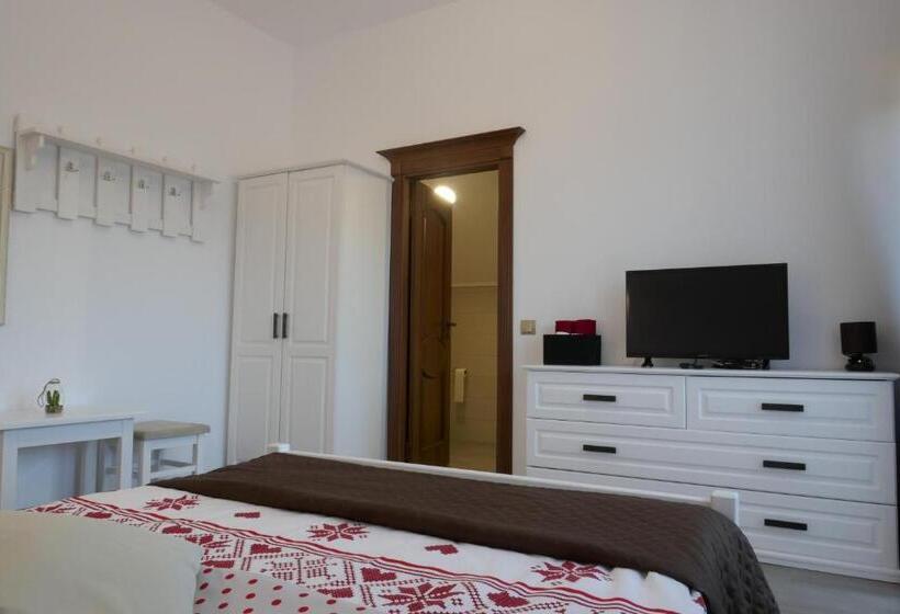 پانسیون Aqualina Colibita Pe Malul Lacului