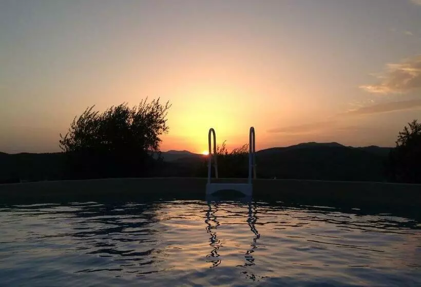 Hotelli Agriturismo Prato Barone